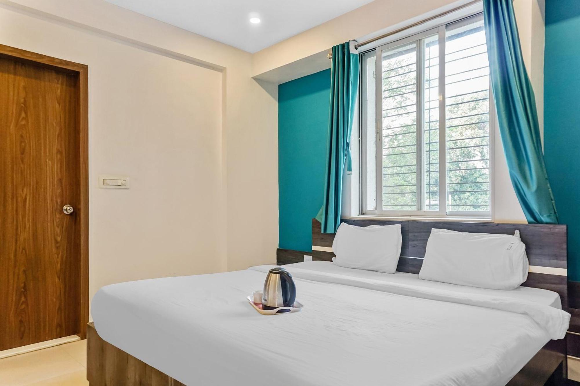 Lohogaon Super Townhouse The Upper Room Near Pune Airport מראה חיצוני תמונה