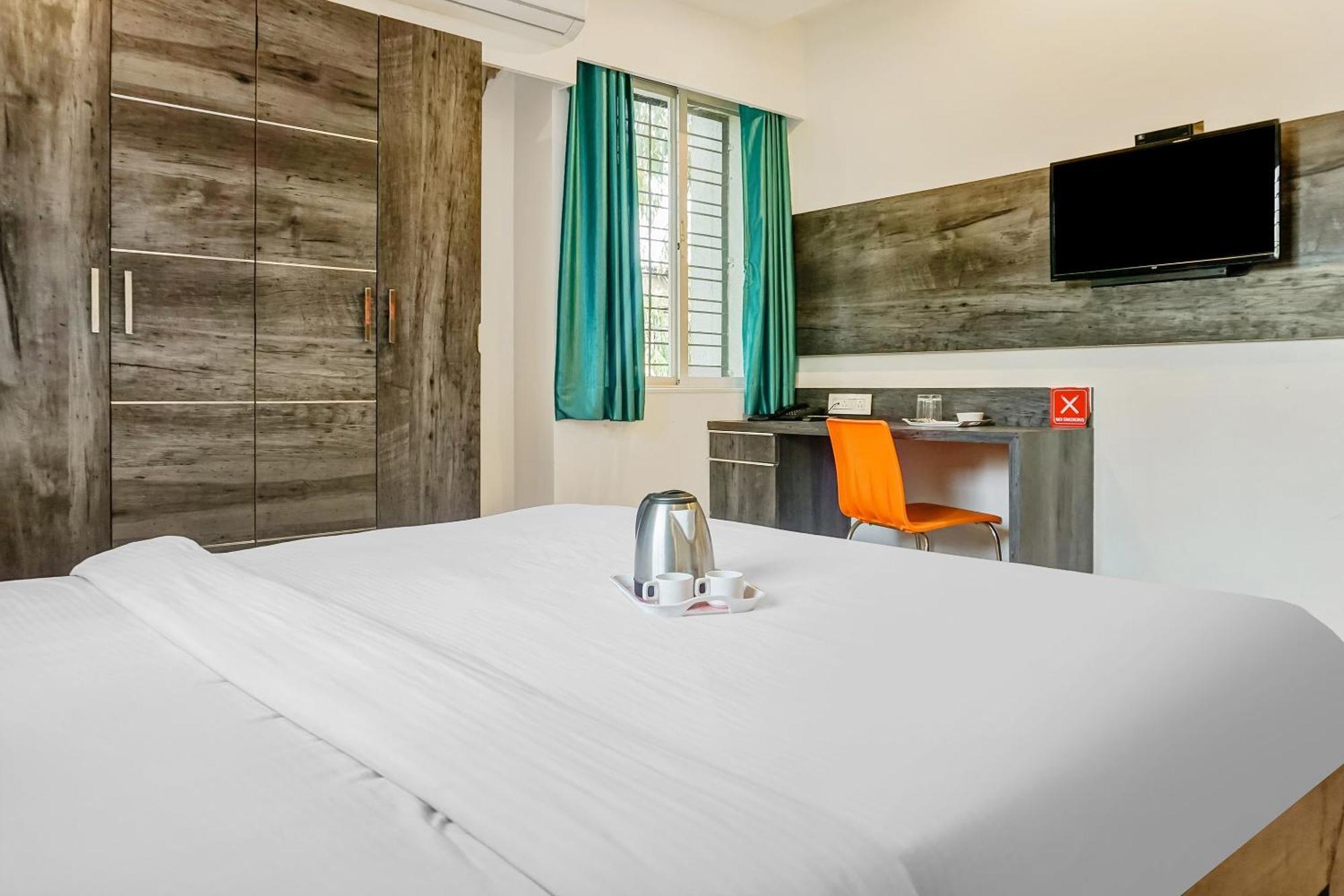 Lohogaon Super Townhouse The Upper Room Near Pune Airport מראה חיצוני תמונה